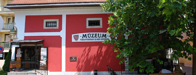 Muzeum Lalek, Panoptikum, Parlament z muszelek 